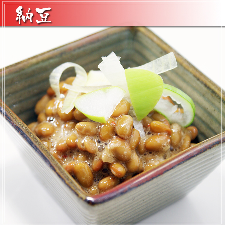 うどんにとうがらし梅茶を加えるだけで美味しいピリ辛とうがらし梅茶うどんの出来上がり。